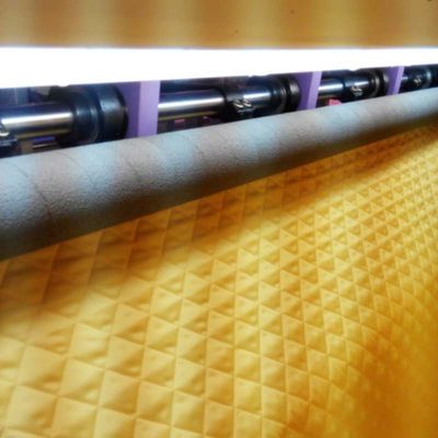 높은 생산성 Multi Needle Lock Stitch Quilting Machine for Beds and Garments (베드 및 의류용 멀티 나들 잠금 찌감기 찌감기 기계)